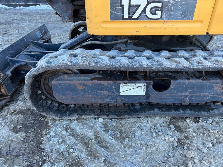 2017-deere-17g-image-17