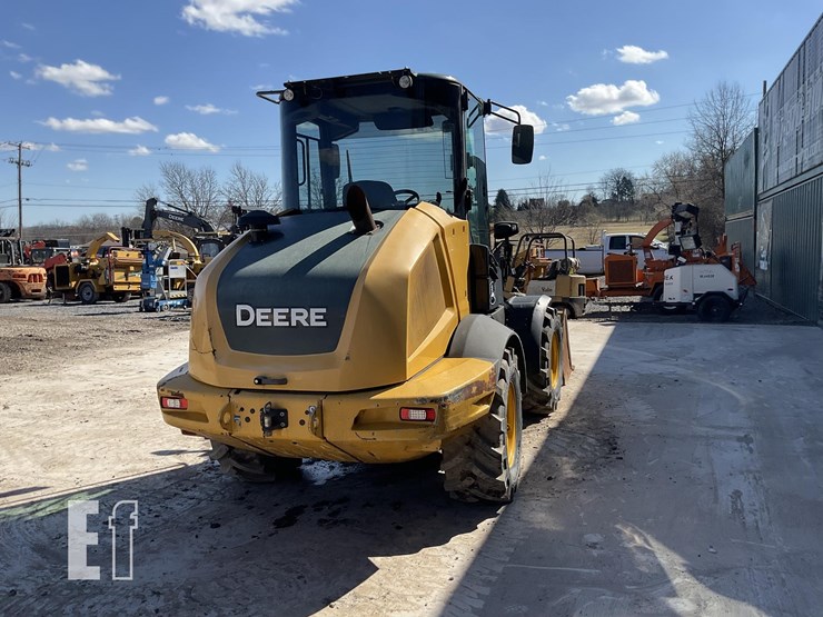 2020-deere-324l-image-4