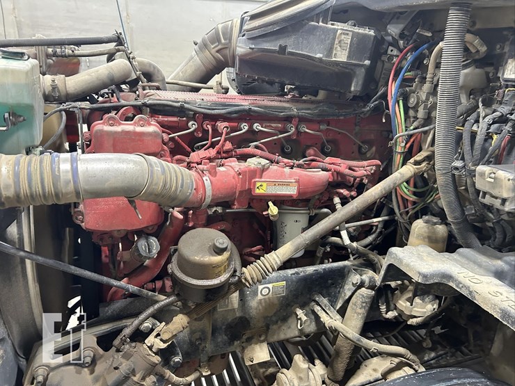 2016-peterbilt-579-image-23