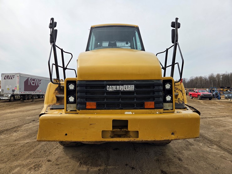 caterpillar-740-image-8