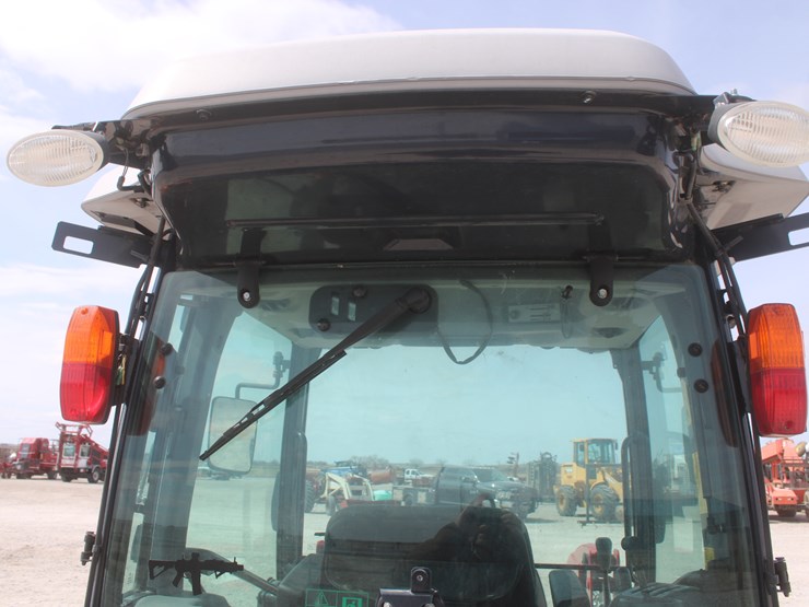 2018-massey-ferguson-1755m-image-39