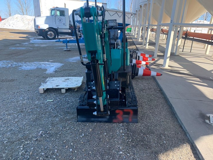 mh12rx-compact-excavator-image-2