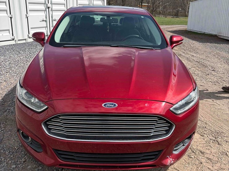 2015-ford-fusion-image-2