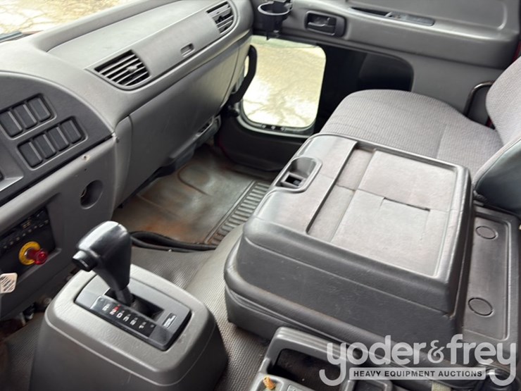 2001-isuzu-npr-image-49