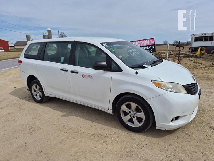 toyota-sienna-image-5