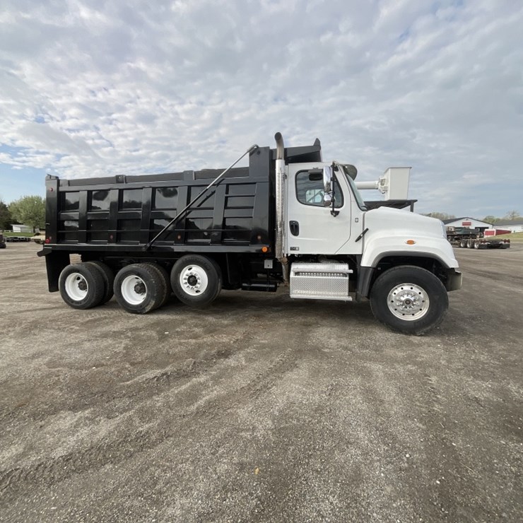 2016 FREIGHTLINER 114SD