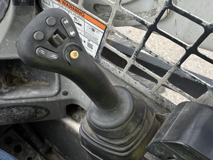 2018-bobcat-s570-image-17