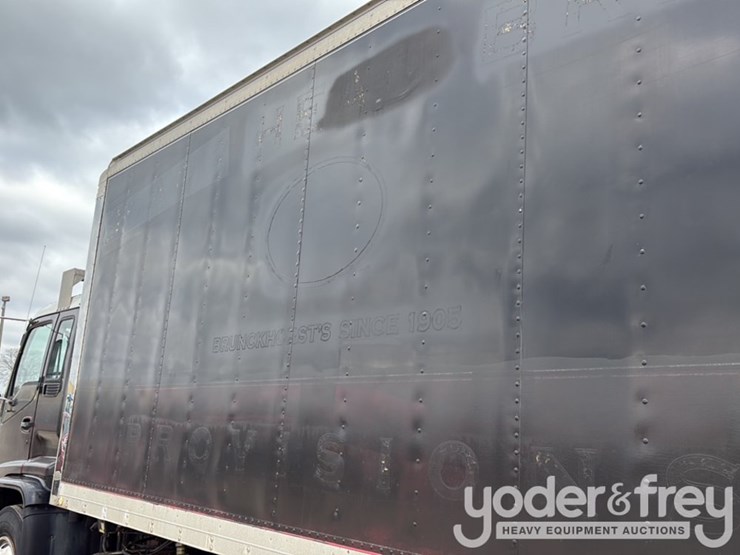 2001-isuzu-npr-image-16