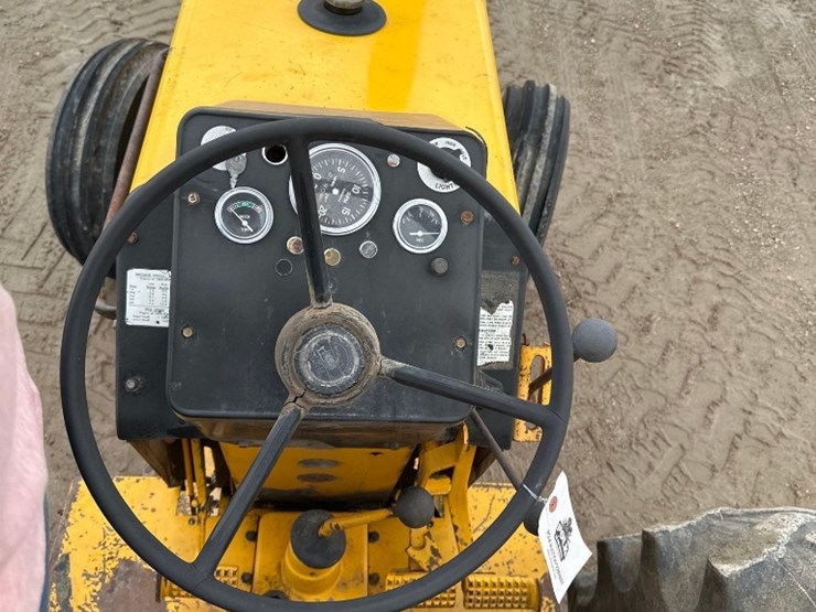 minneapolis-moline-g1050-image-15