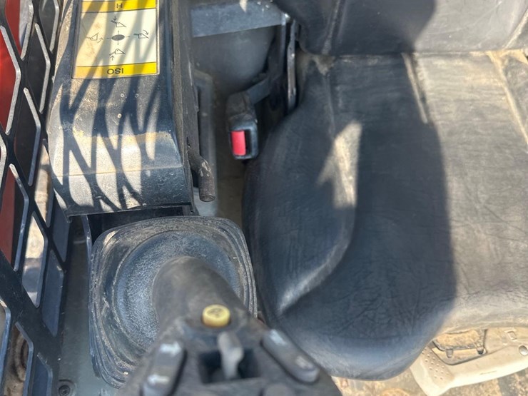 2021-bobcat-t450-image-15