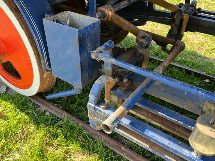 frick-steam-locomotive-with-track-image-40