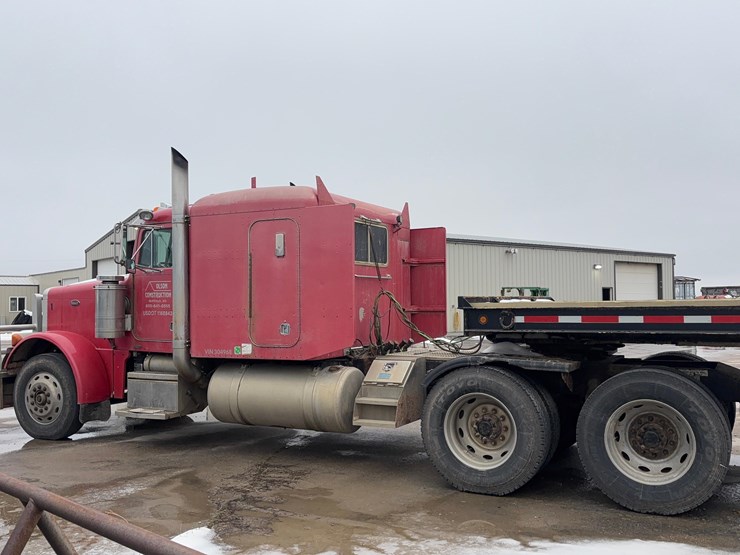 1991-peterbilt-379-sleeper-image-5