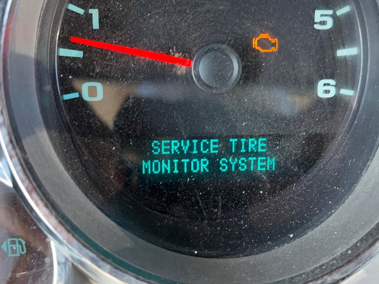 2010-chevrolet-2500-image-17