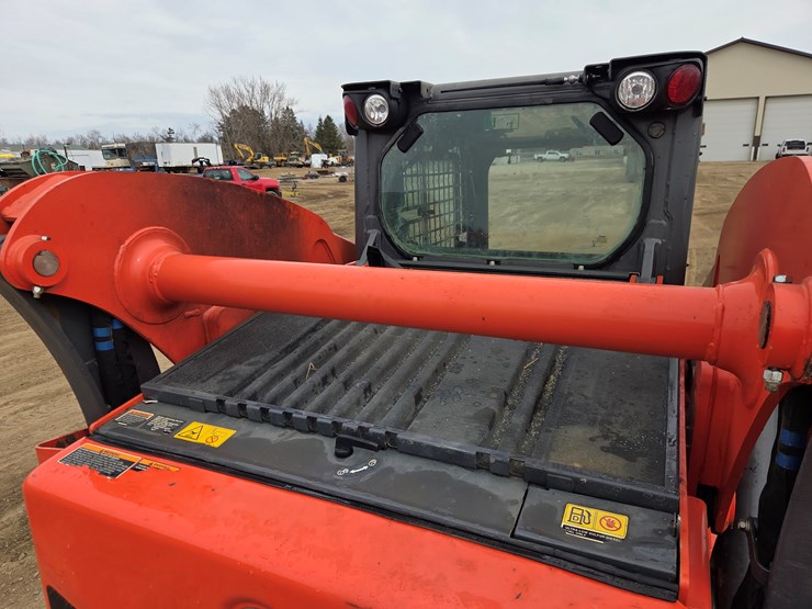 kubota-ssv75-image-20