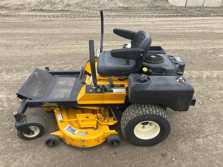 cub-cadet-zero-turn-lawn-mower-image-8