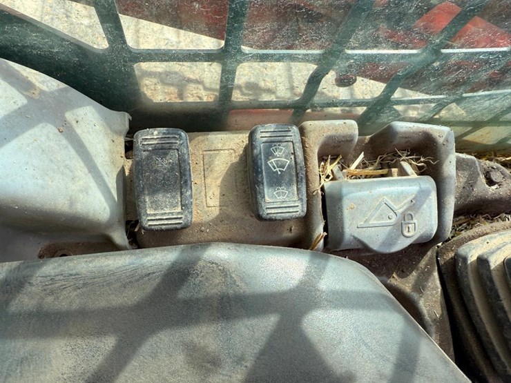 kubota-svl90-2-image-36