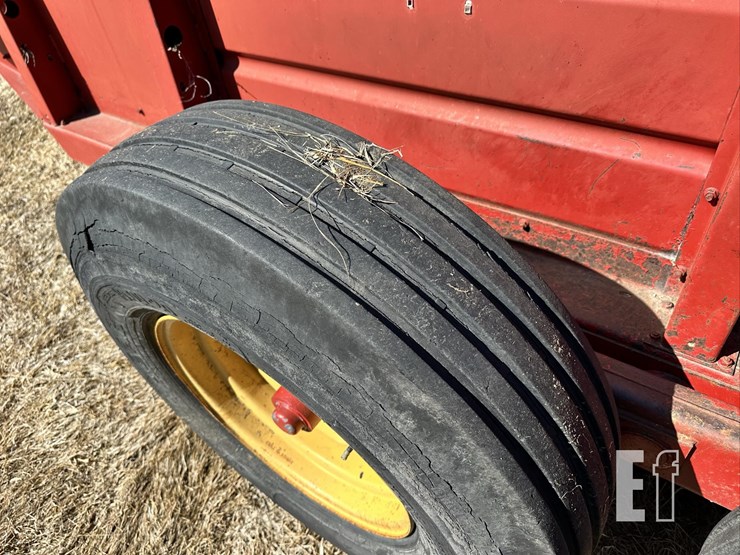 new-holland-791-image-12