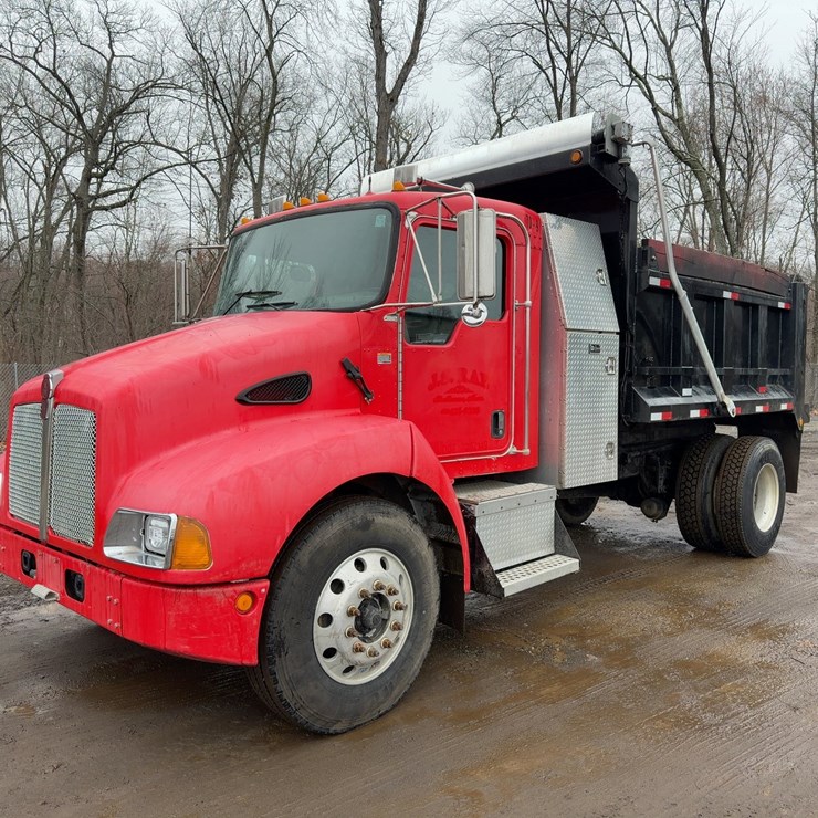 2005 KENWORTH T300