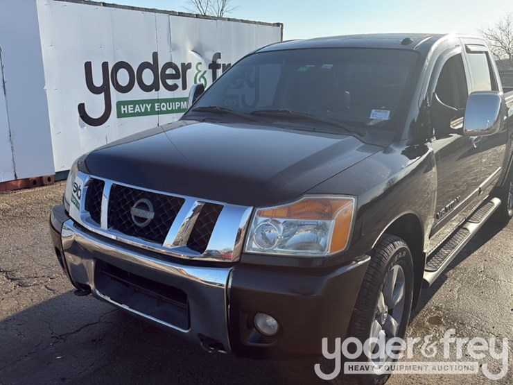 2011-nissan-titan-image-42