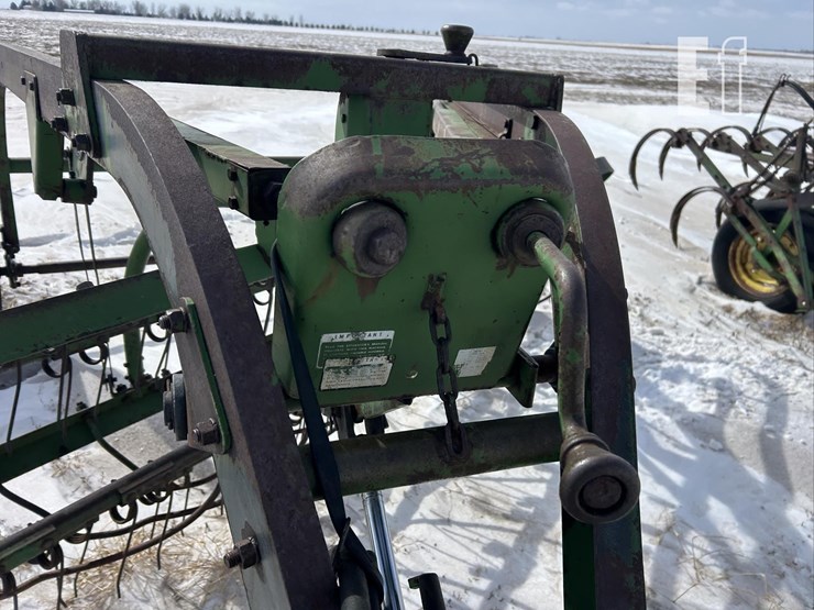 john-deere-851-image-7