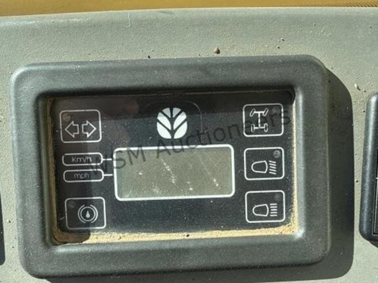 new-holland-lb115-image-45