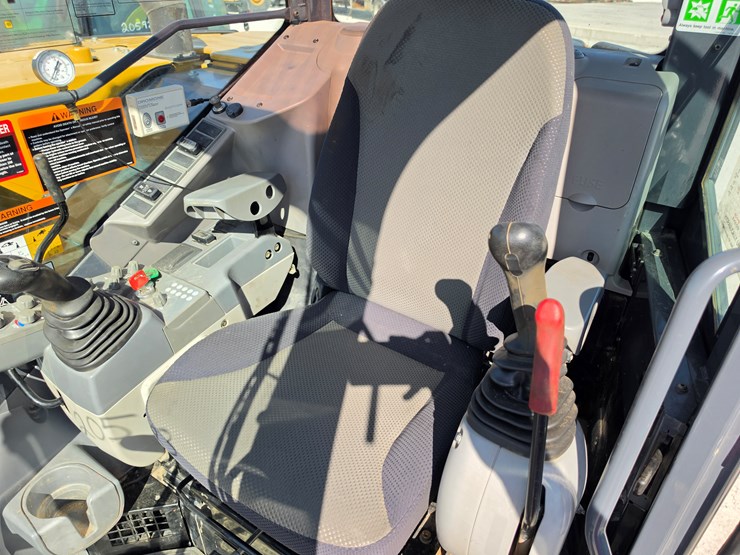 2018-deere-85g-image-9