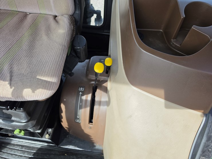 2005-john-deere-5525-image-14