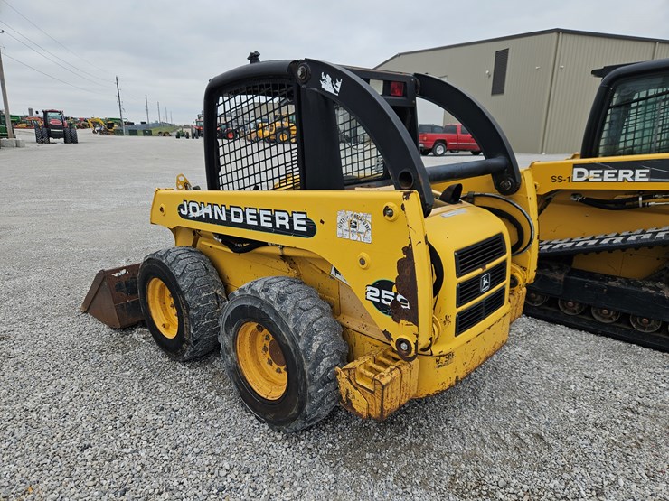 1999-john-deere-250-image-14