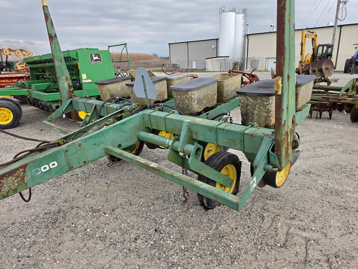john-deere-7000-image-8