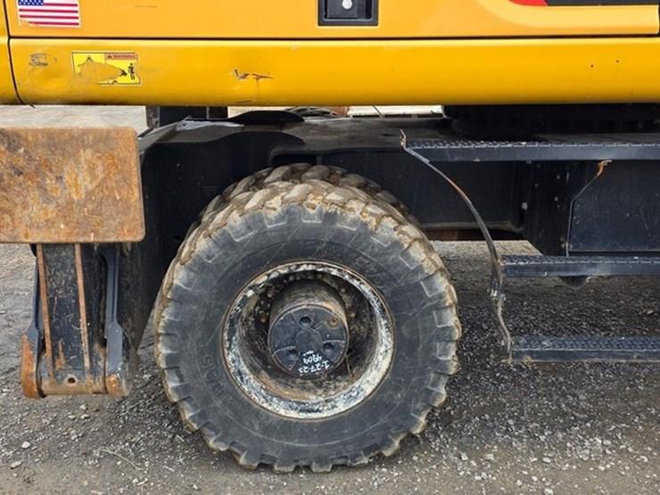 2018-caterpillar-m322f-image-19