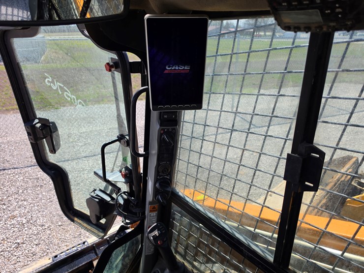 2021-case-tv450b-image-11