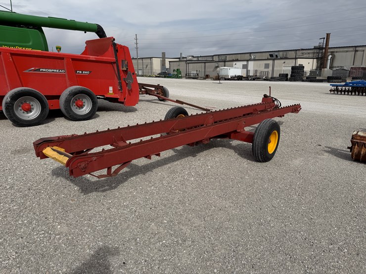 new-holland-85-image-4