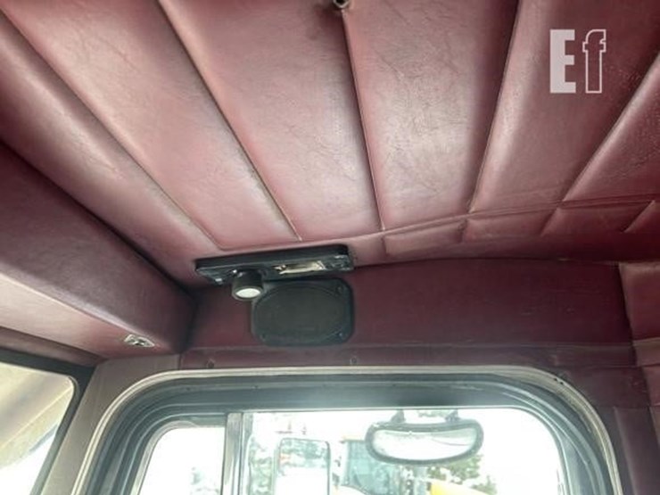 1997-peterbilt-357-image-19