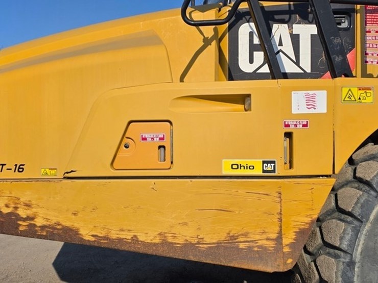2014-caterpillar-740b-image-9