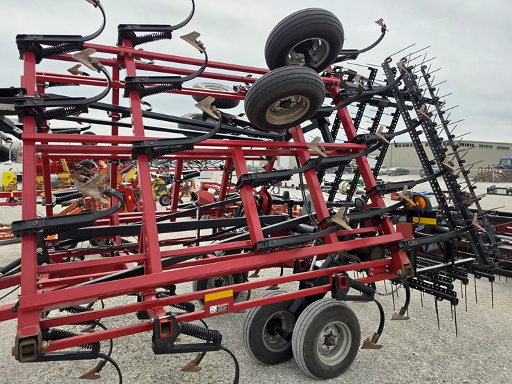 2011-case-ih-200-image-12