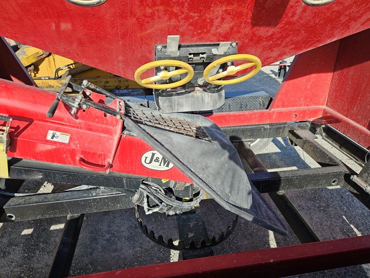 2017-j&m-375-image-7