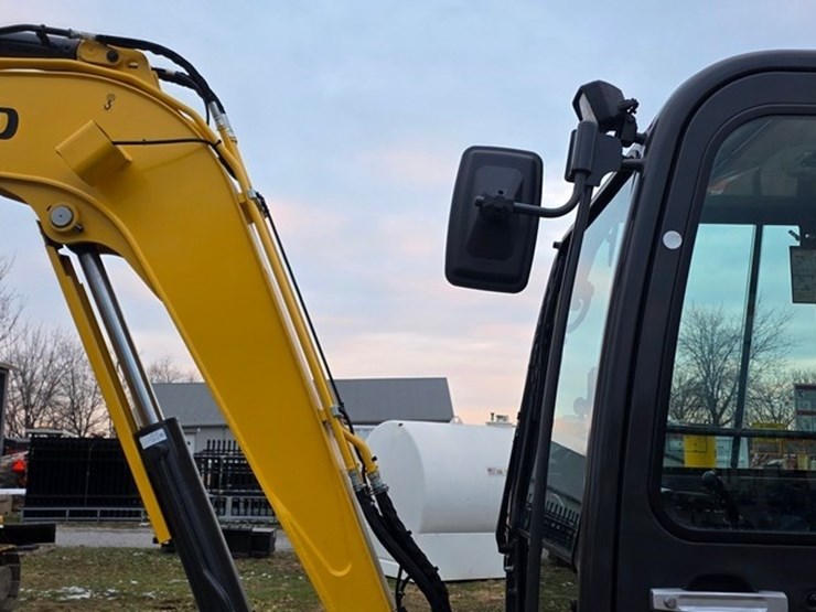 2020-new-holland-e57c-image-34