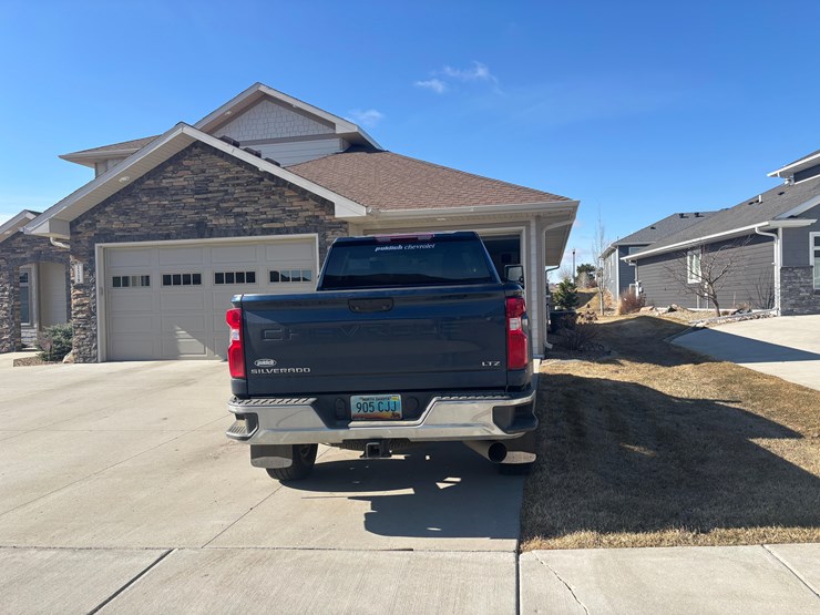 2023-chevrolet-z71-pickup-image-6