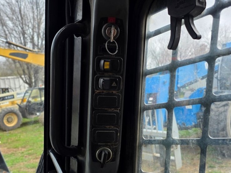 2008-new-holland-c185-image-52