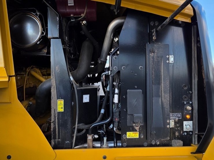 2024-caterpillar-930-image-54