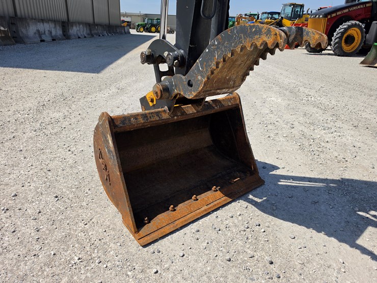 2022-deere-35g-image-6