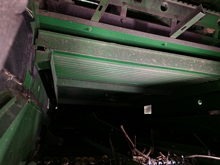 2006-john-deere-9560-sts-image-18