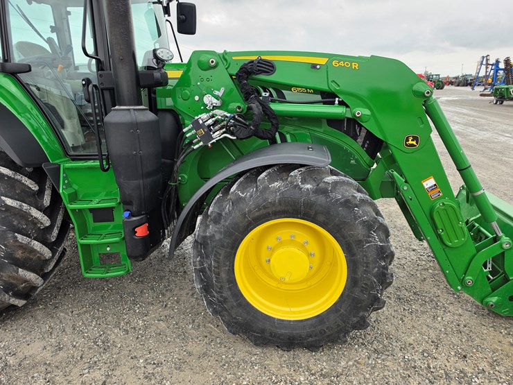 2023-john-deere-6155m-image-22
