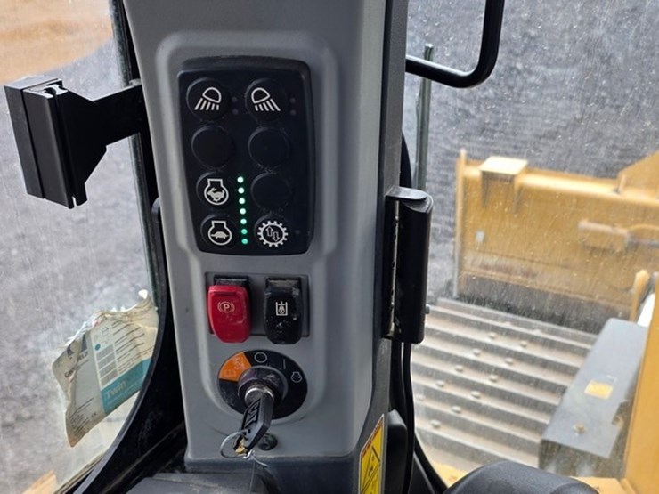 2021-caterpillar-d5-lgp-image-73