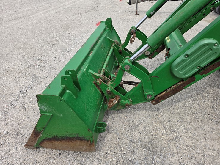 2017-john-deere-6120m-image-6