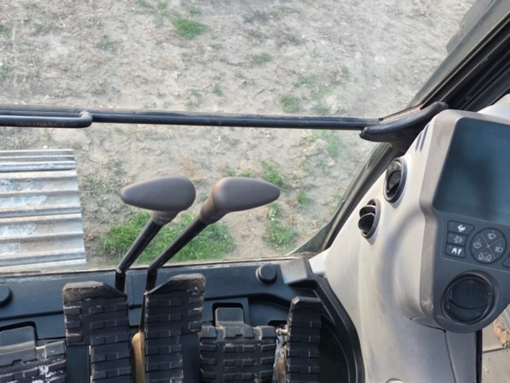 2022-case-cx250d-image-83