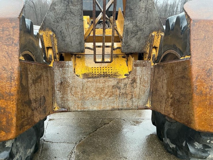 2012-deere-648-image-49