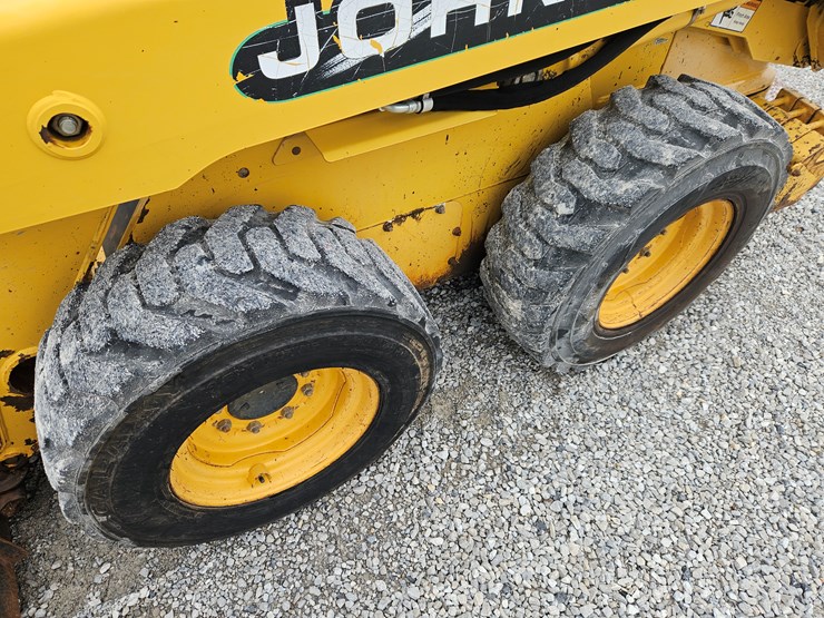1999-john-deere-250-image-13