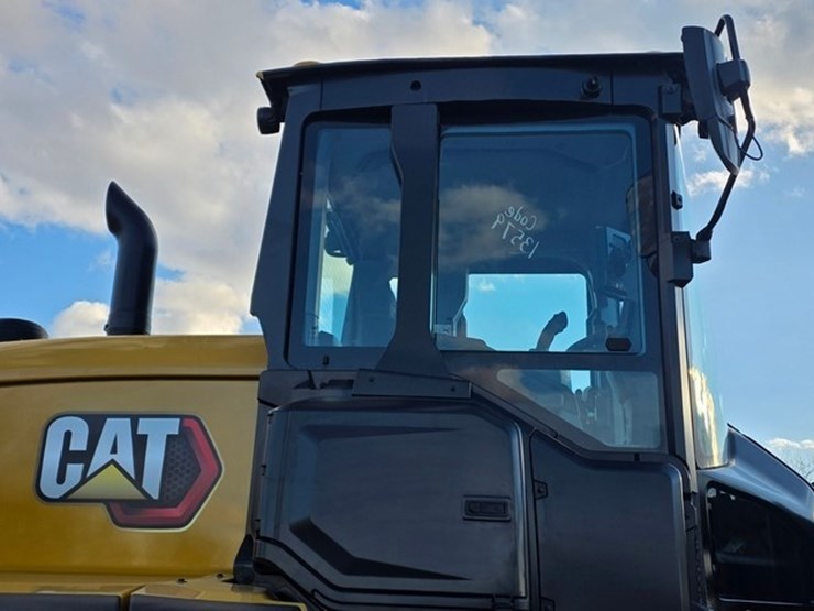 2024-caterpillar-930-image-34