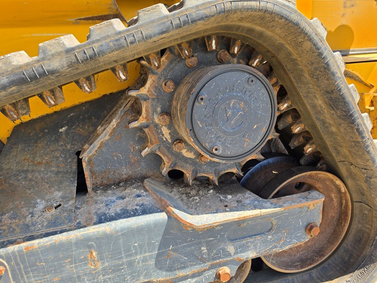 2023-deere-333g-image-15